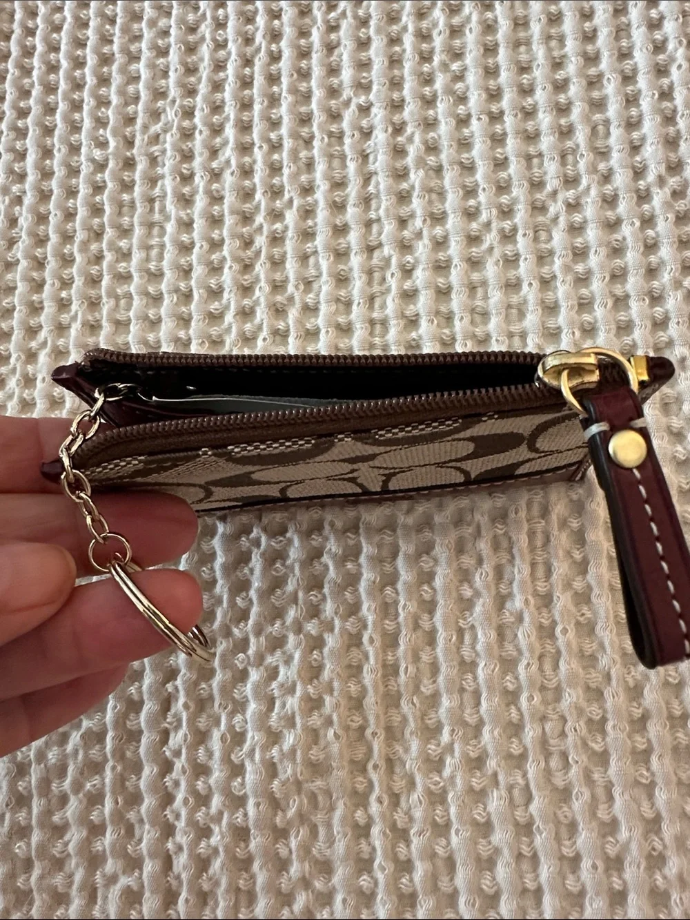 NWOT Coach Card Case Keyring in Beige and Burgundy